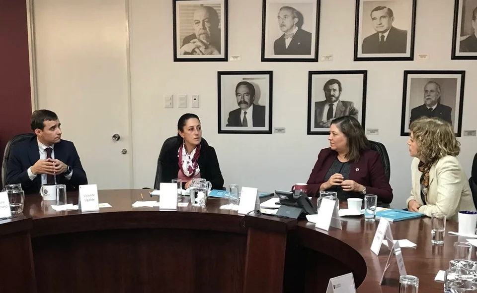 Claudia Sheinbaum en la sala de Presidencia